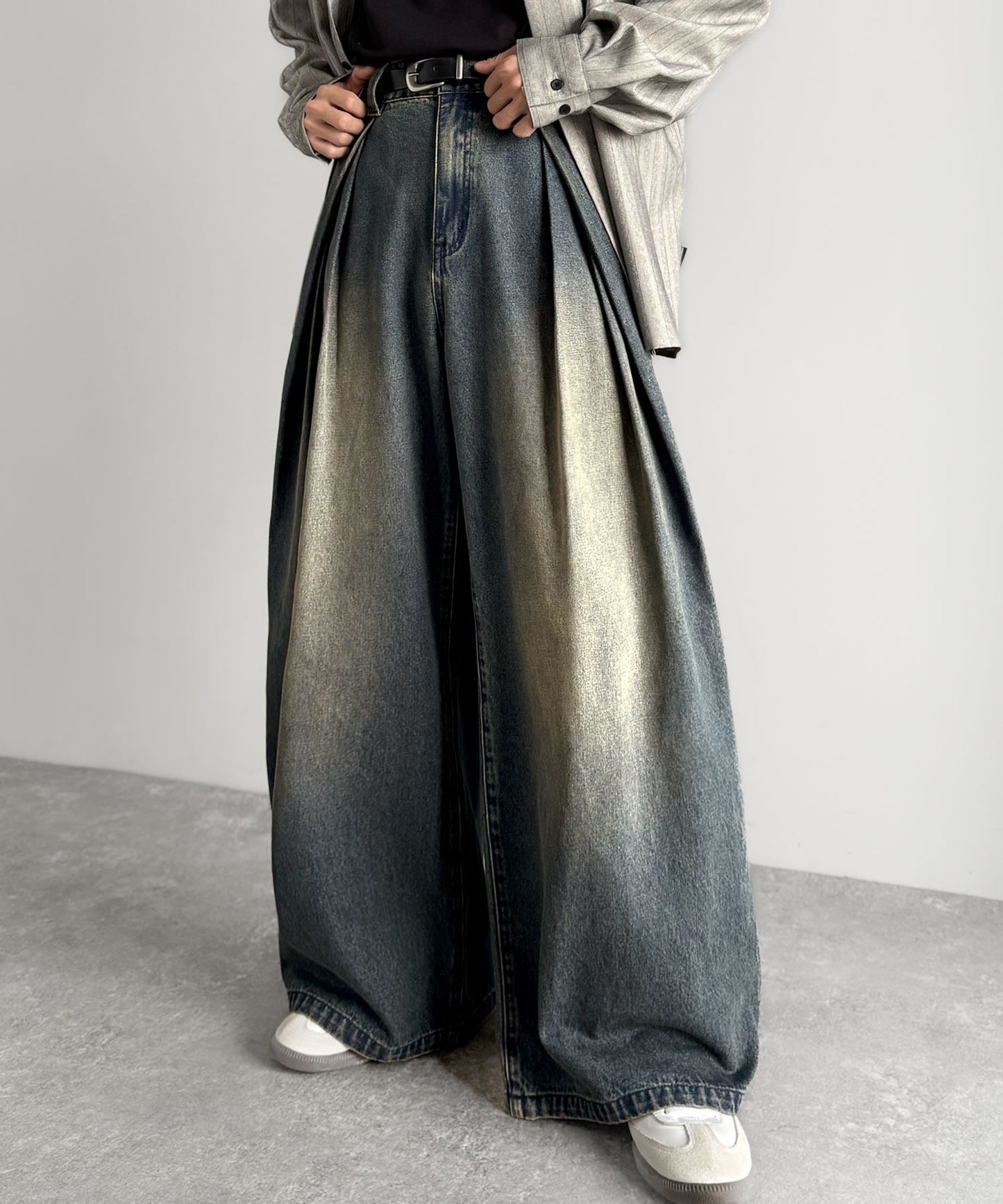 (Unisex ) 水洗三褶牛仔褲