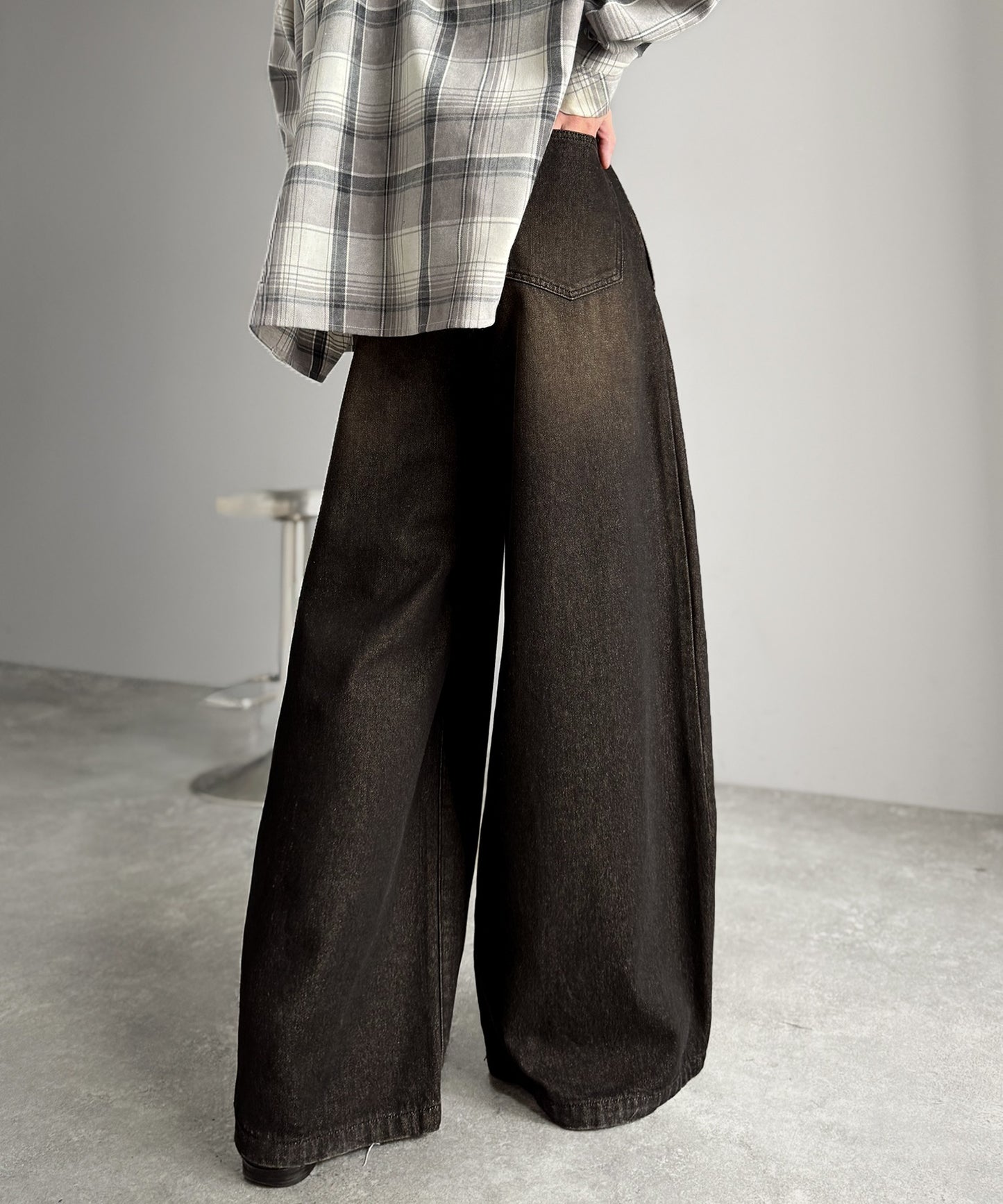 (Unisex ) 水洗三褶牛仔褲